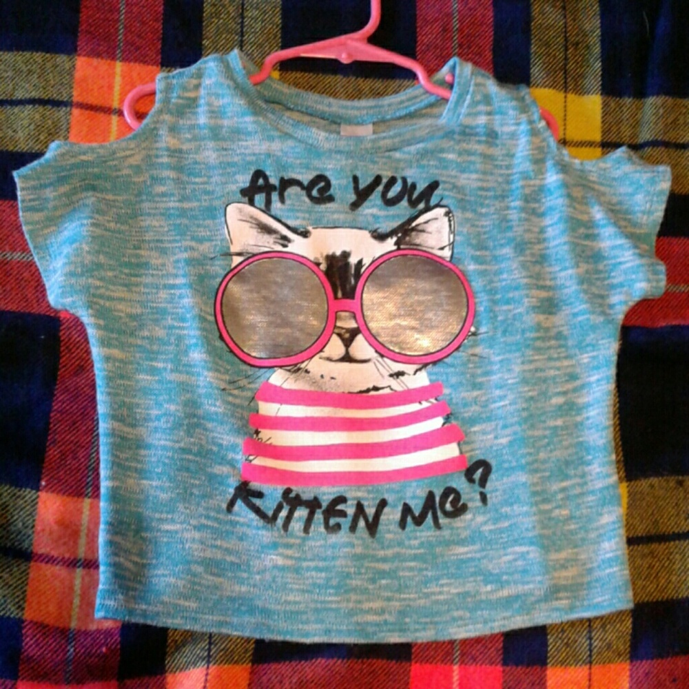 Girls shoulder tee